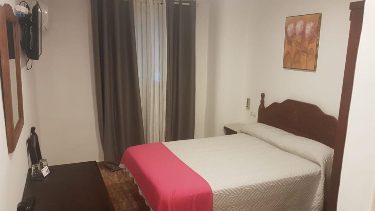 马纳提阿勒斯酒店 托雷莫利诺斯 外观 照片