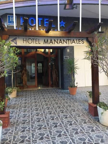 马纳提阿勒斯酒店 托雷莫利诺斯 外观 照片