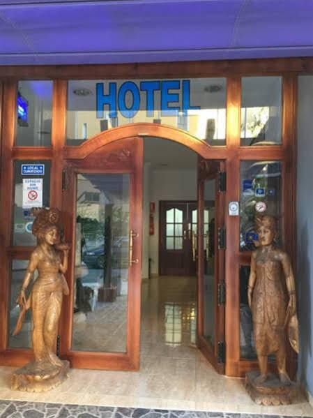 马纳提阿勒斯酒店 托雷莫利诺斯 外观 照片